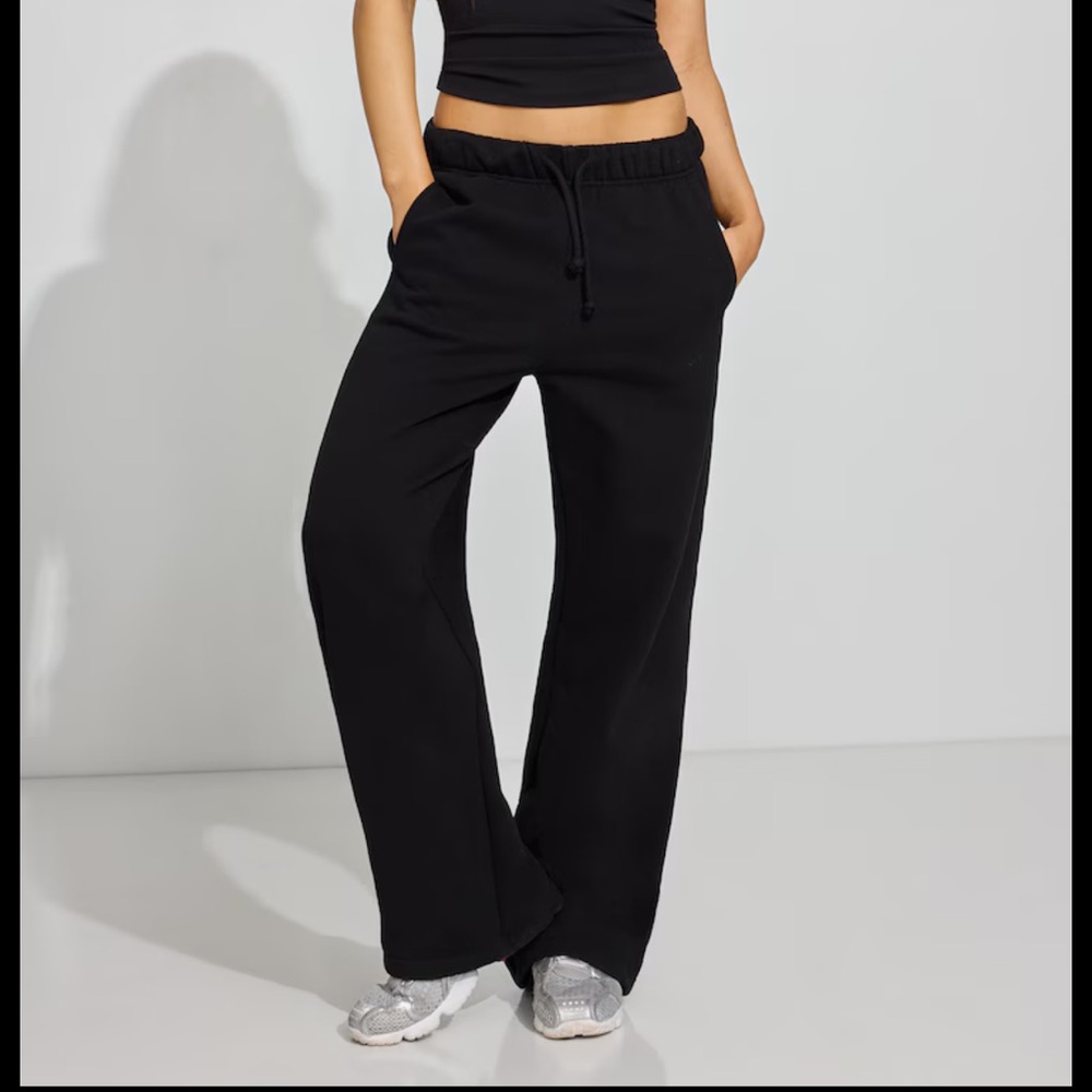 Garage UltraFleece Straight Leg Sweatpants Black NWT Size L - Picture 1 of 10